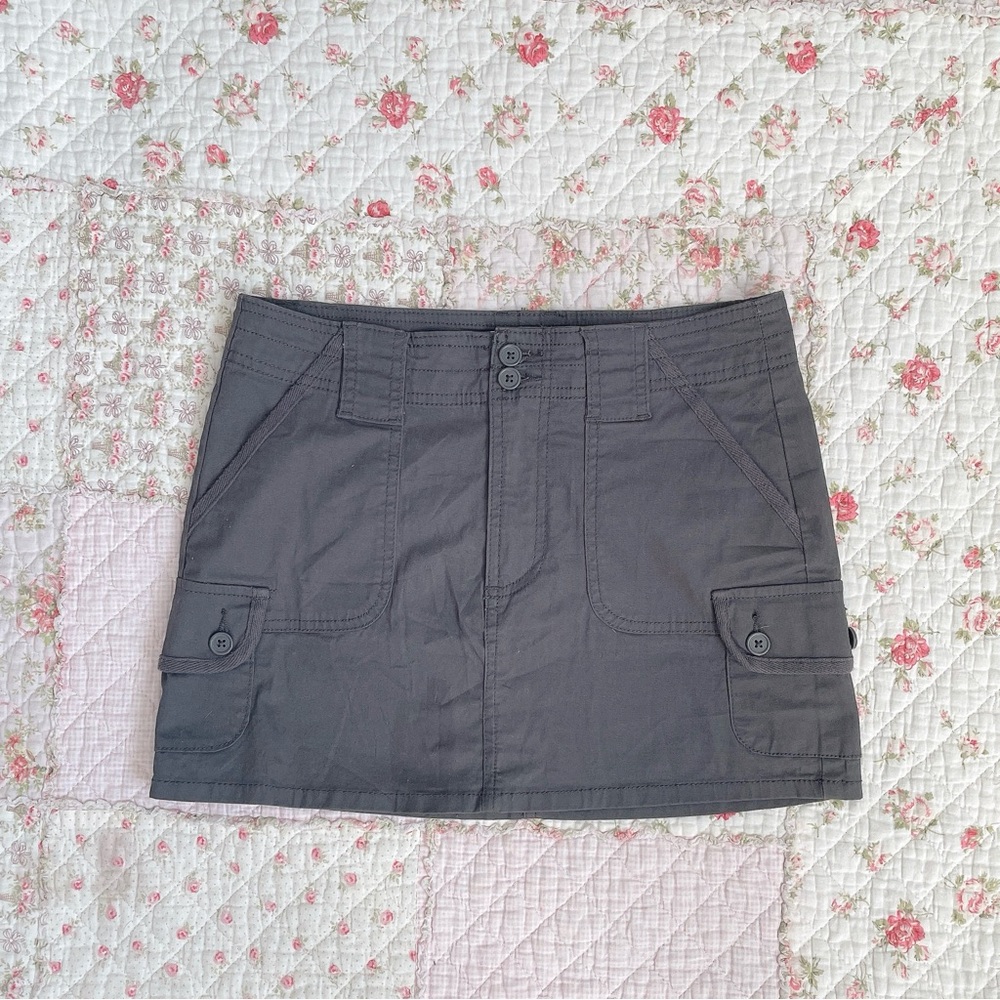 Tilly’s charcoal grey cargo mini skirt